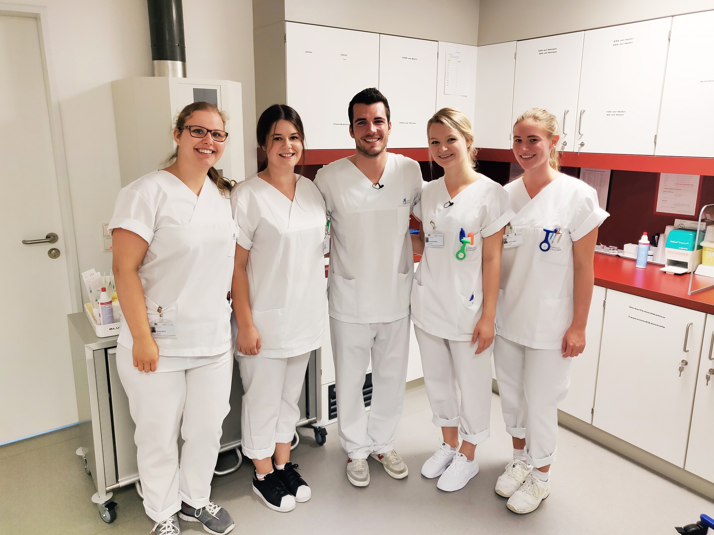 Was macht man eigentlich in der Ausbildung zum Gesundheits- und Kinderkrankenpfleger in Bonn? Echte Einblicke in die Ausbildung erhältst du hier.