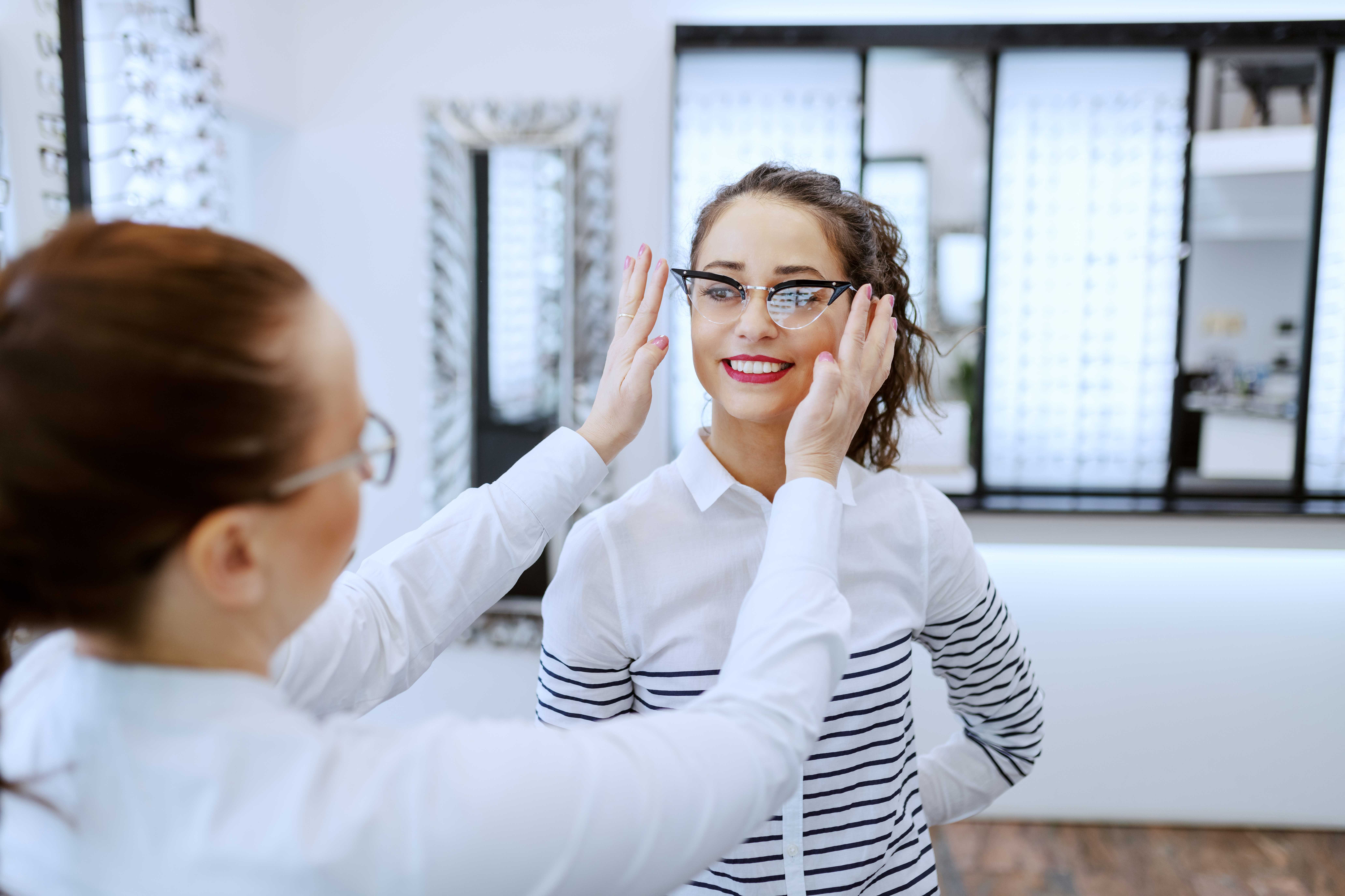 Augenoptiker / Augenoptikerin